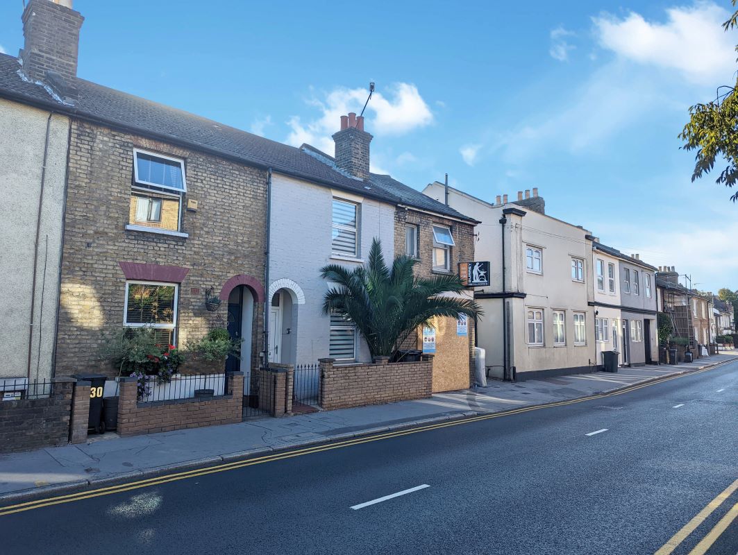 128A Southbridge Road & 21 Dering Road, Croydon, Surrey, CR0 1AF