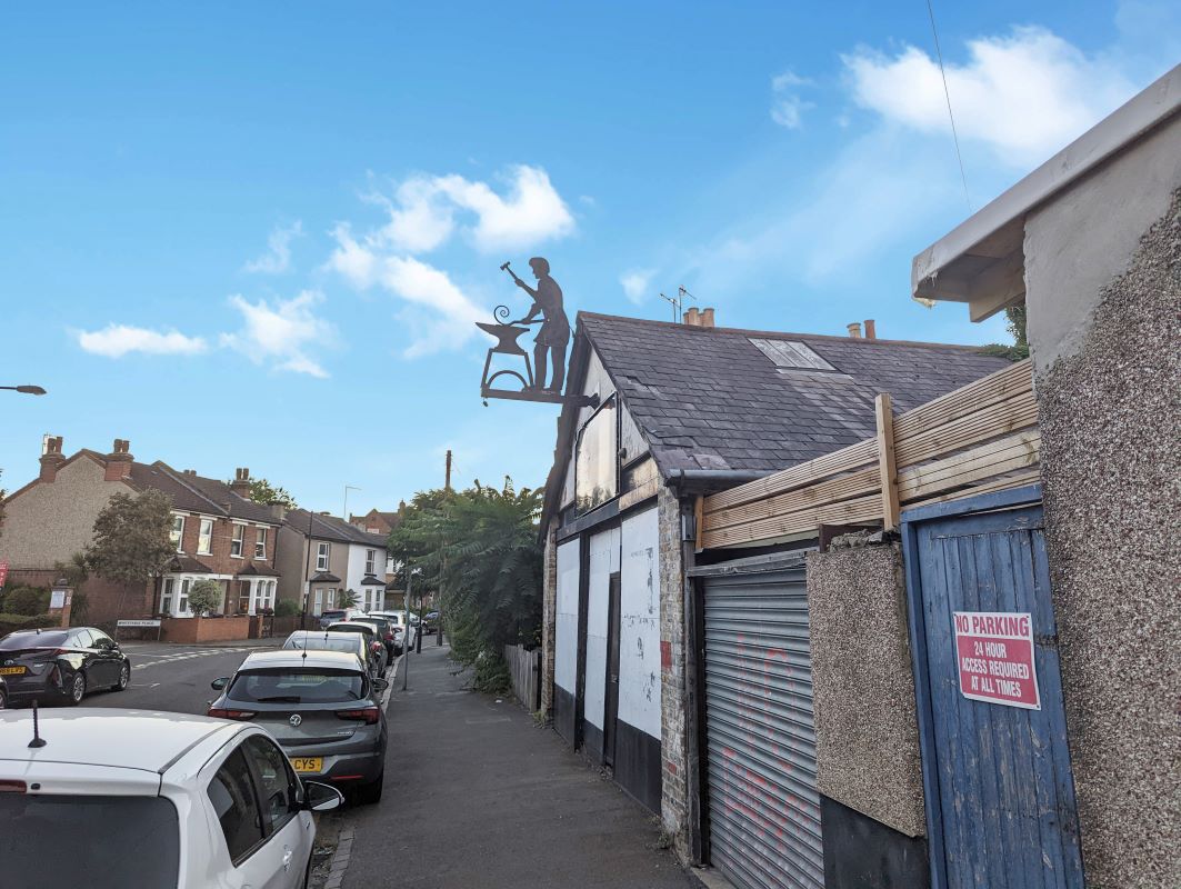 128A Southbridge Road & 21 Dering Road, Croydon, Surrey, CR0 1AF