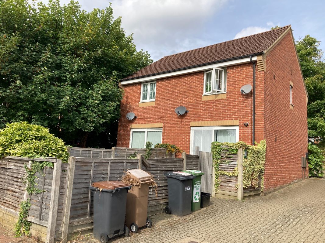 29A & 29B Wensleydale, Luton, LU2 7PN