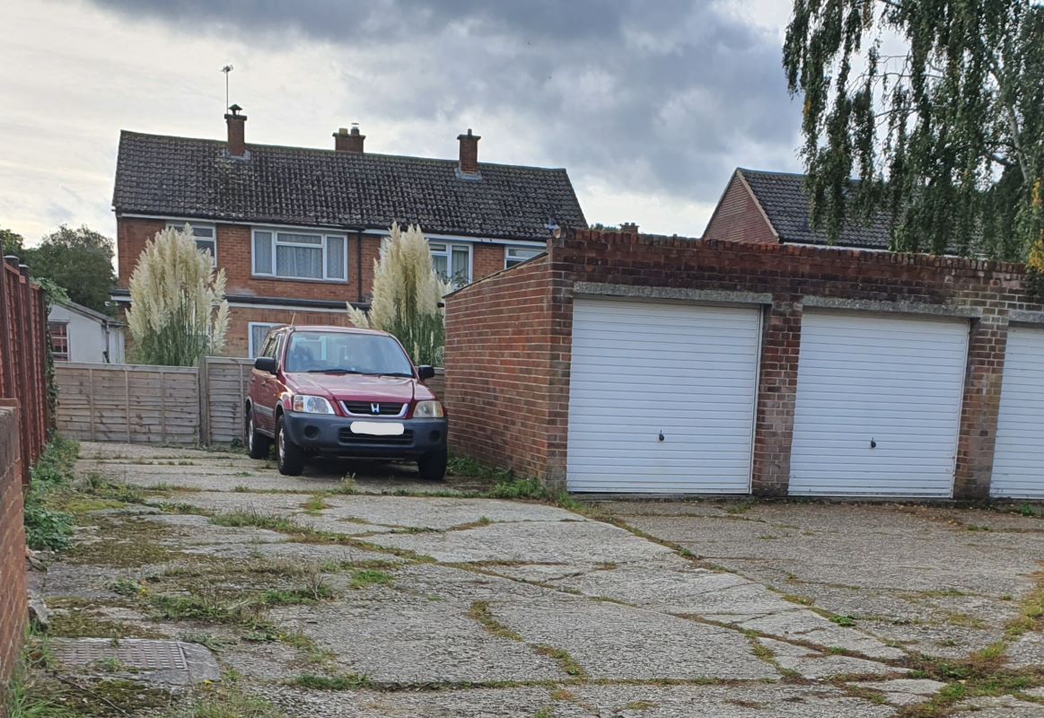 Land adjacent to 9 Harmsworth Road, Tadley, Hampshire, RG26 4NB