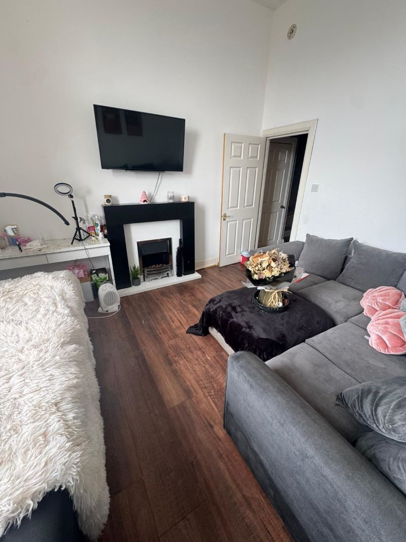 Flat A, 10 High Street, Paisley, Renfrewshire, PA1 2BS