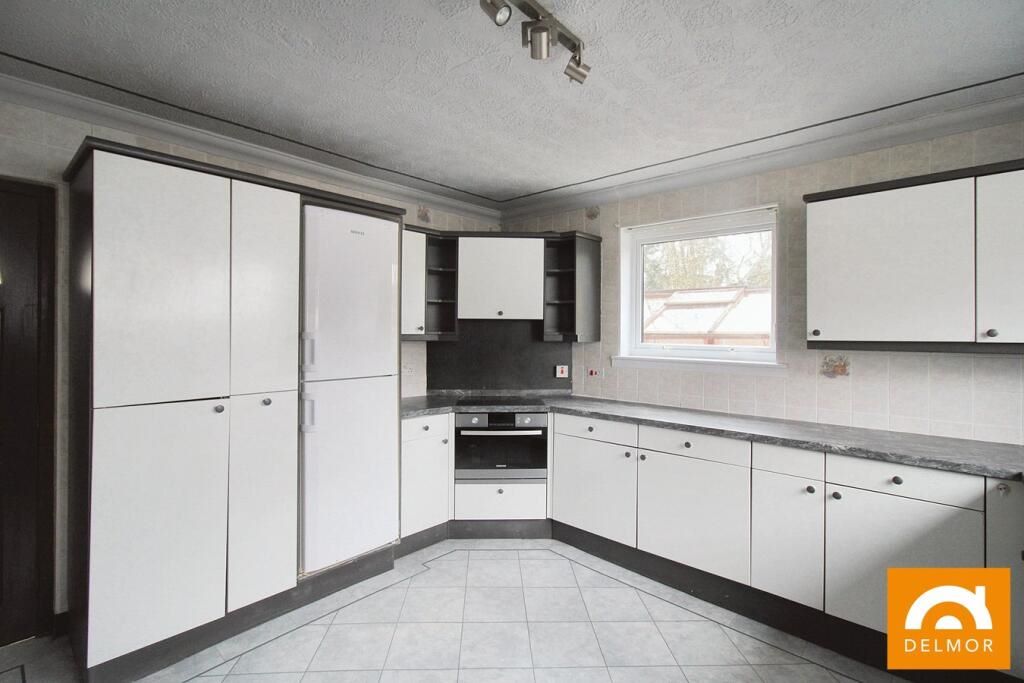 Fairways, North Links, Leven, Fife, KY8 4SP