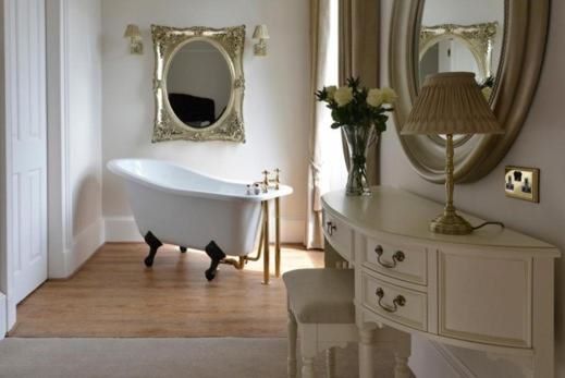 Wellwood Manor, 13 West Moulin Road, Pitlochry, Perthshire, PH16 5EA