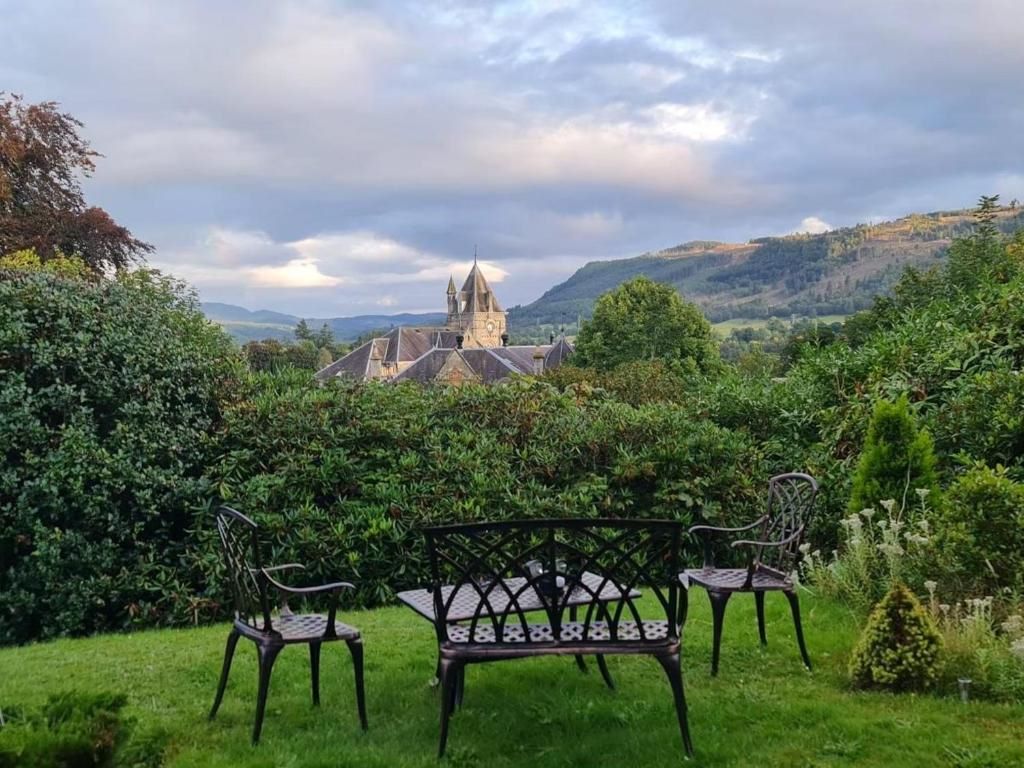 Wellwood Manor, 13 West Moulin Road, Pitlochry, Perthshire, PH16 5EA