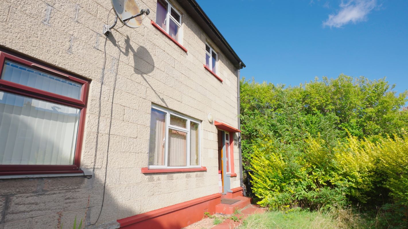 Spacious 2-Bed Mid-Terrace in Dundee – Ideal First Home or Investment Opportunity