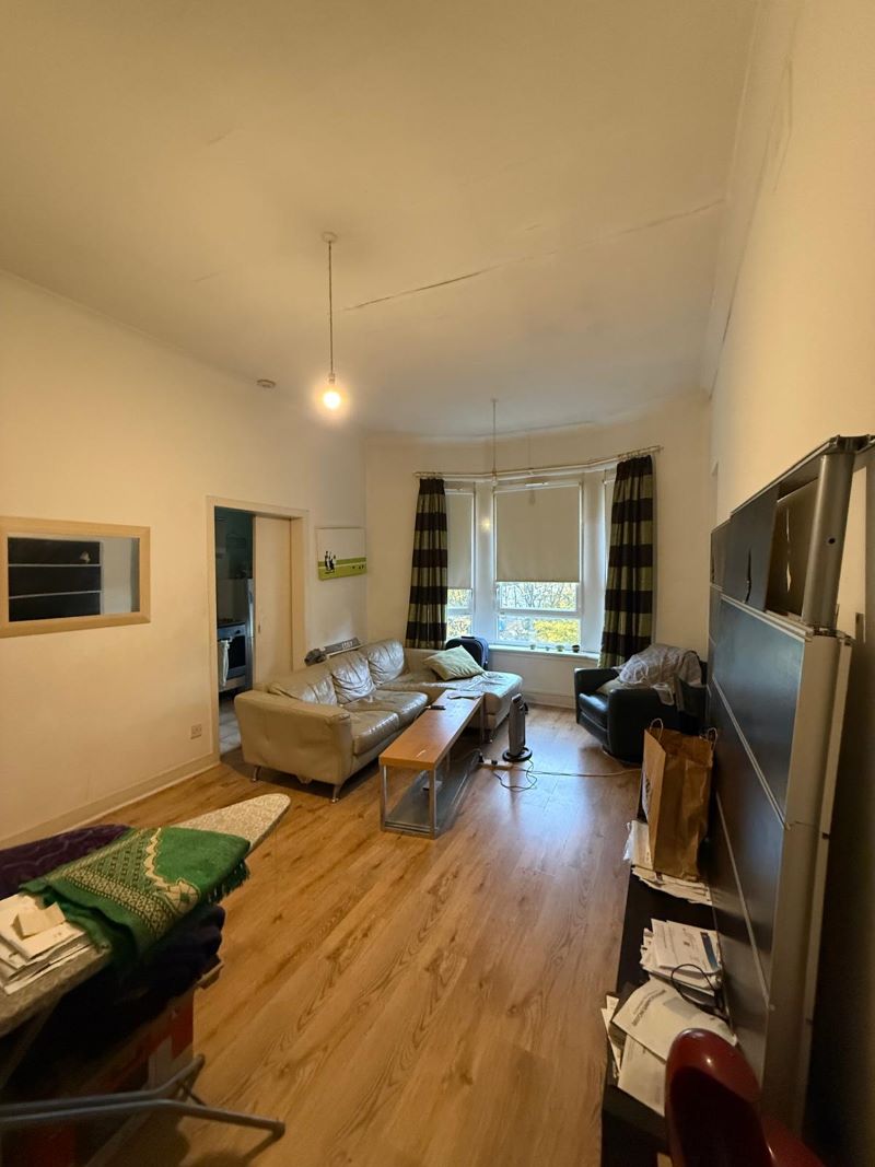 3/2, 51 Mannering Court, Glasgow, Lanarkshire, G41 3QH