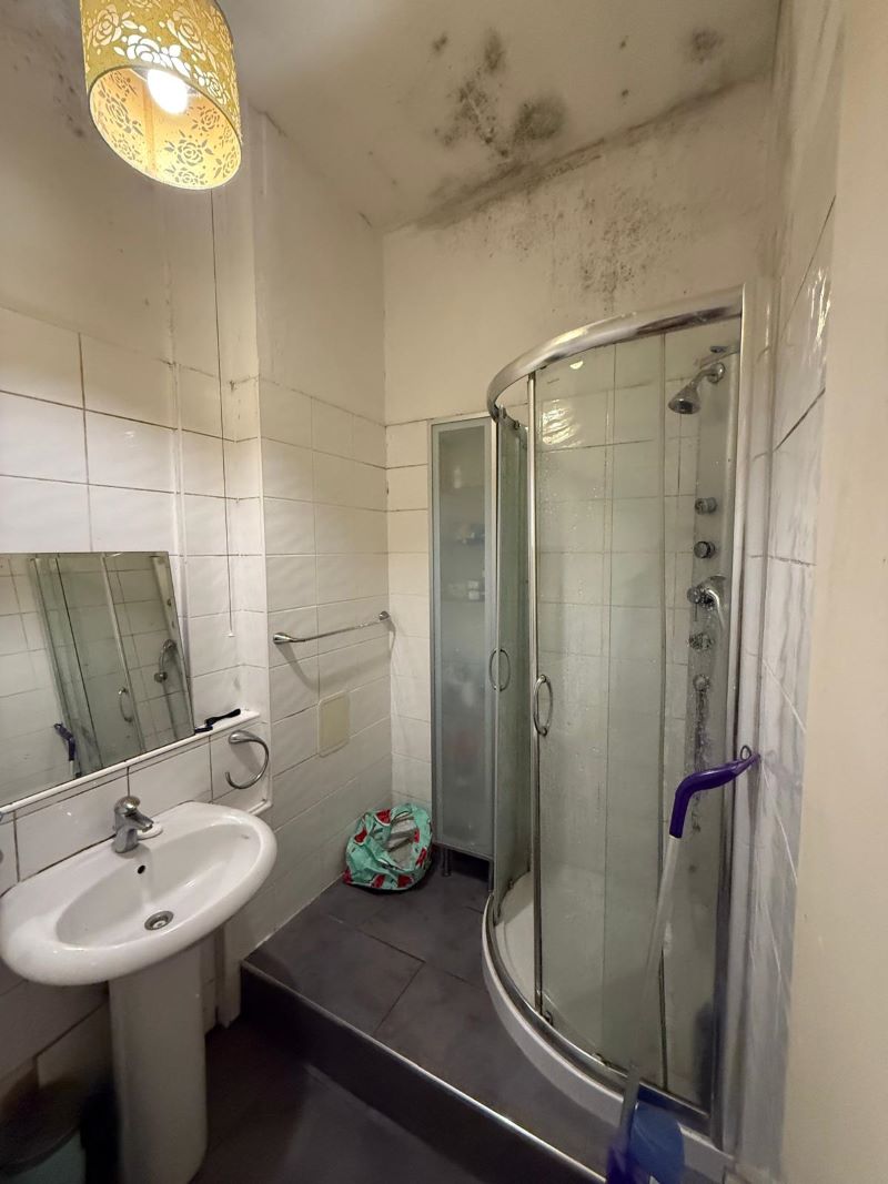 3/2, 51 Mannering Court, Glasgow, Lanarkshire, G41 3QH