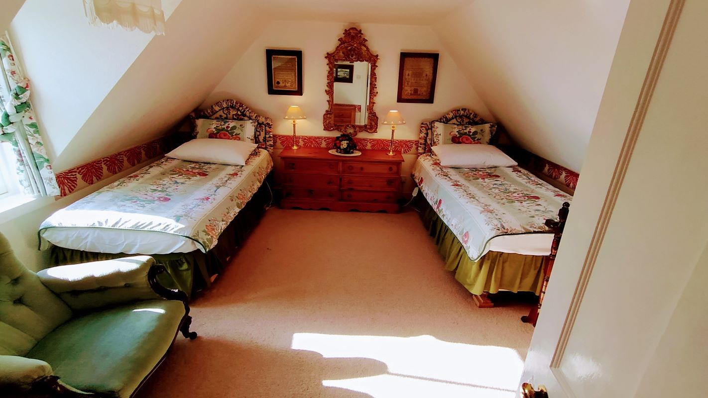 9 Harbour Street, Plockton, Ross-Shire, IV52 8TG