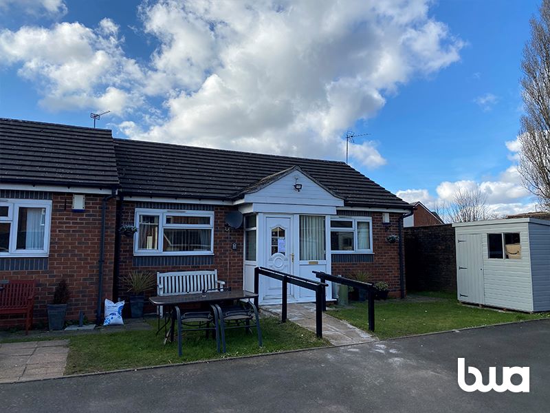 2 bedroom semi detached bungalow in Hill Top, West Bromwich Property