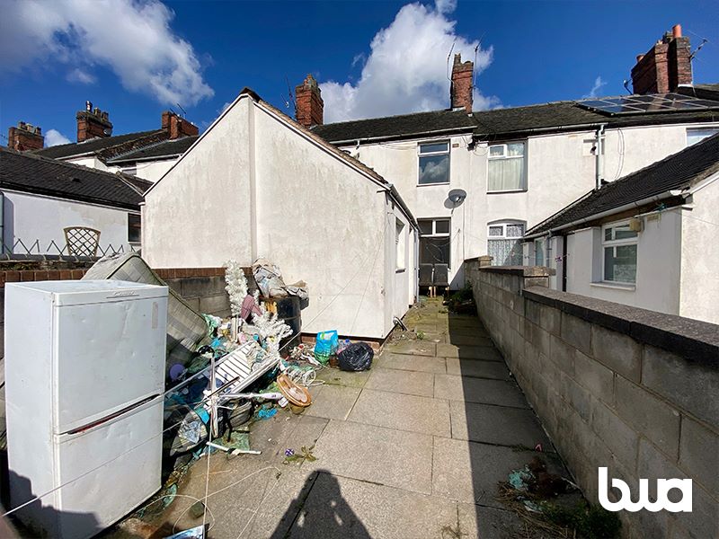 2 bedroom mid terraced house in Stoke on Trent Property auctions Bond Wolfe