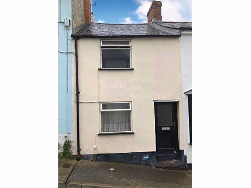 2 bedroom mid terraced house in Bideford Property auctions Bond Wolfe