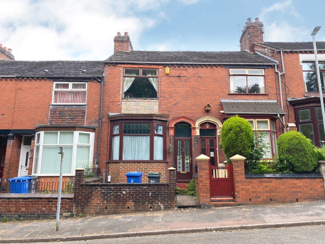 2 bedroom mid terraced house in Stoke on Trent Property auctions Bond Wolfe