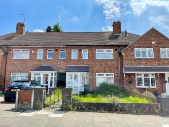 3 bedroom mid terraced house in Birmingham