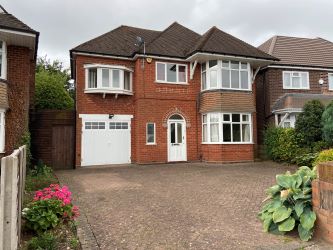 4 bedroom detached house in Birmingham