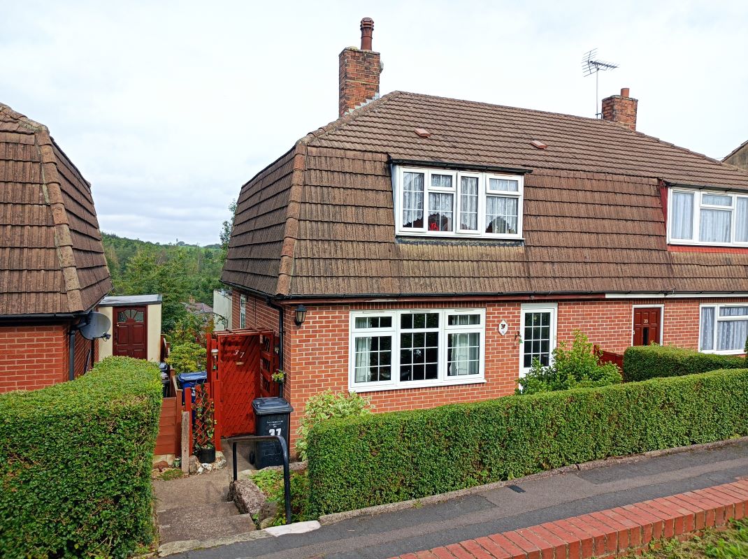 3 bedroom semi detached house in NewcastleunderLyme Property auctions