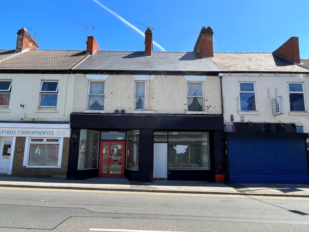 Two retail shops with 3 bedroom first floor flat in Worksop Property