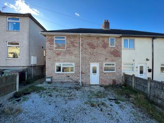 3 bedroom semi detached house in Chesterfield