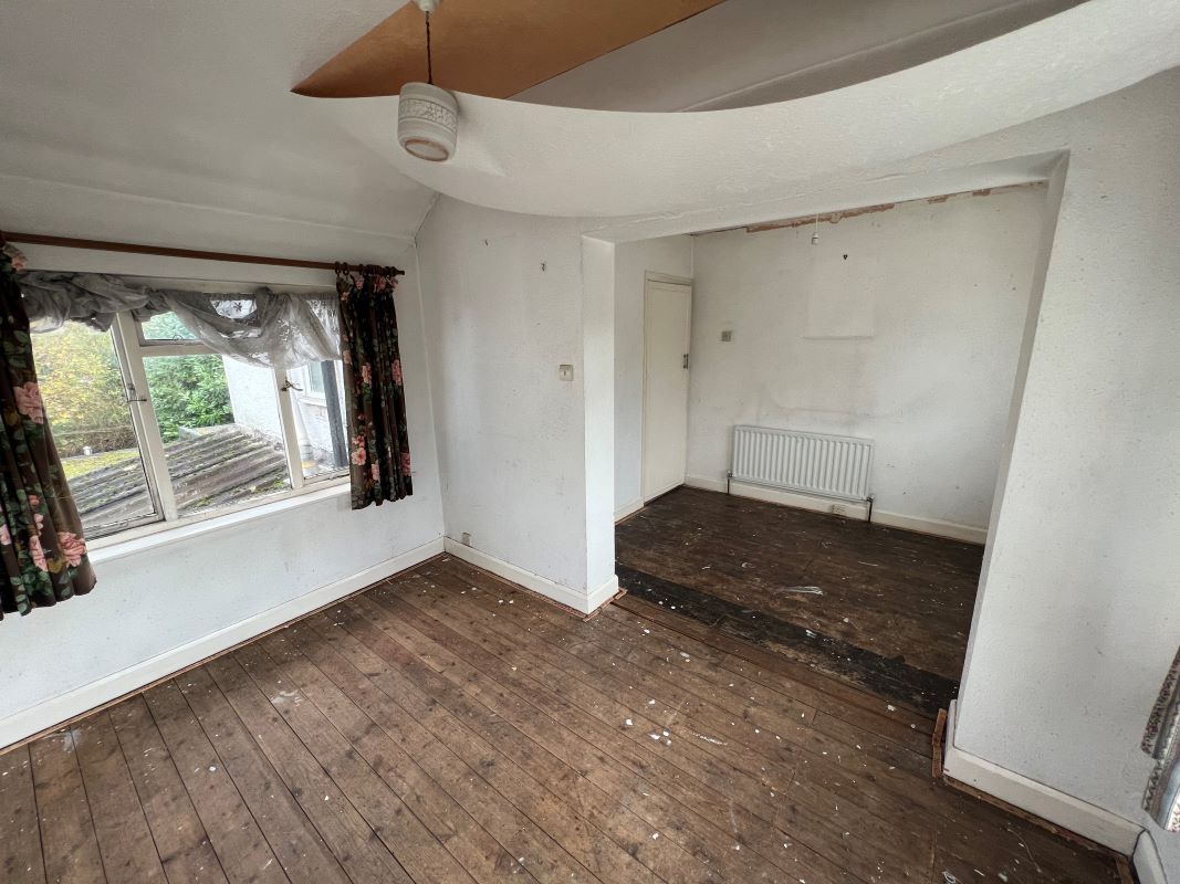 3 bedroom semi detached house in Kidderminster Property auctions Bond Wolfe