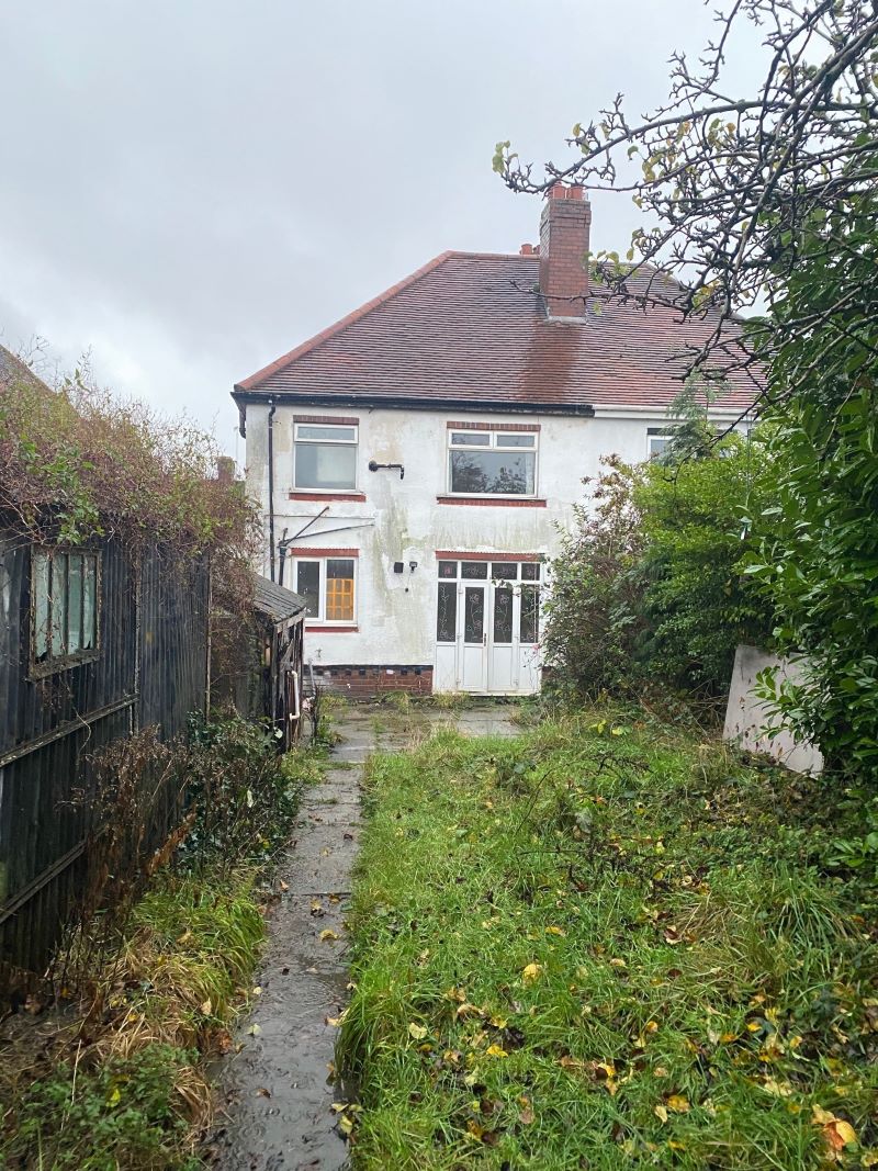 3 bedroom semi detached house in Wednesbury Property auctions Bond Wolfe