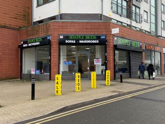 Freehold retail investment property 