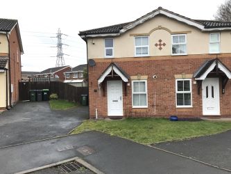 2 bedroom semi detached house in West Bromwich