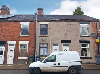 2 bedroom mid terraced house in Stoke-on-Trent