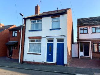 3 bedroom detached house in West Bromwich