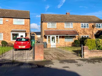 3 bedroom semi detached house in West Bromwich