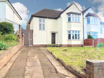 3 bedroom semi detached house in West Bromwich