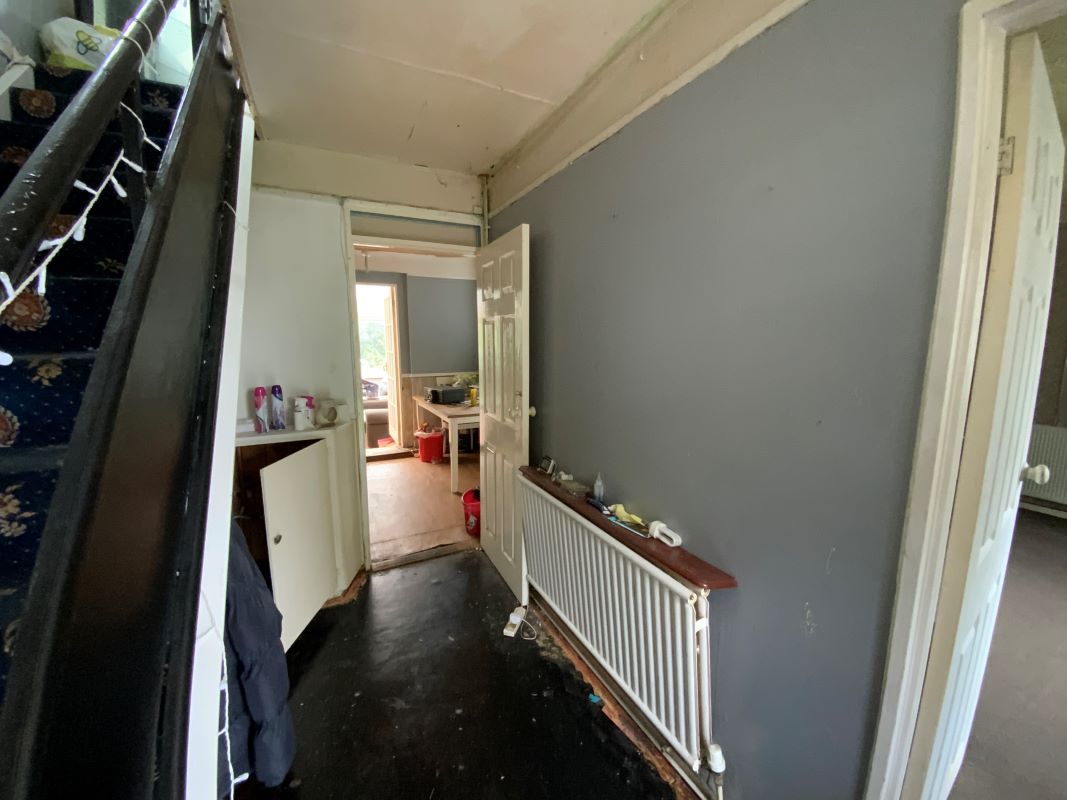 3 bedroom semi detached house in Shrewsbury Property auctions Bond Wolfe