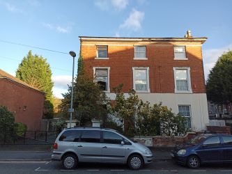 5 bedroom semi detached house in Birmingham