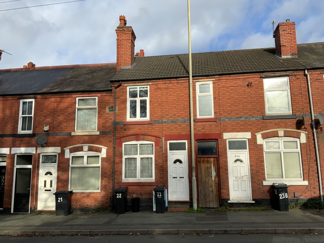 2 bedroom mid terraced house in Dudley Property auctions Bond Wolfe