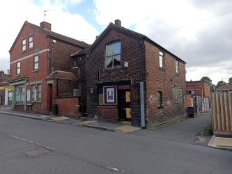 2 bedroom link detached property in Stoke on Trent