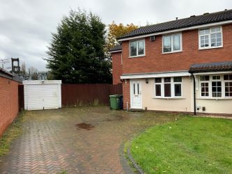3 bedroom semi detached house in Willenhall 