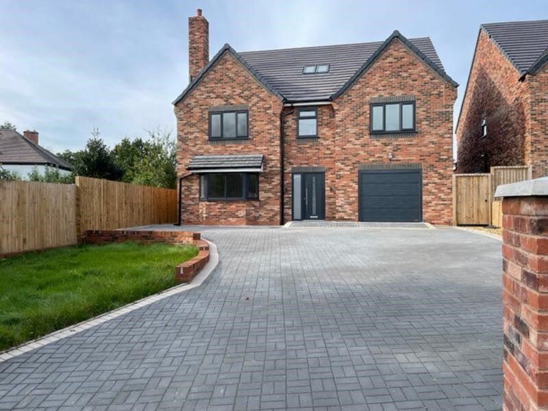 New build 5 bedroom detached house in Burton upon Trent Property