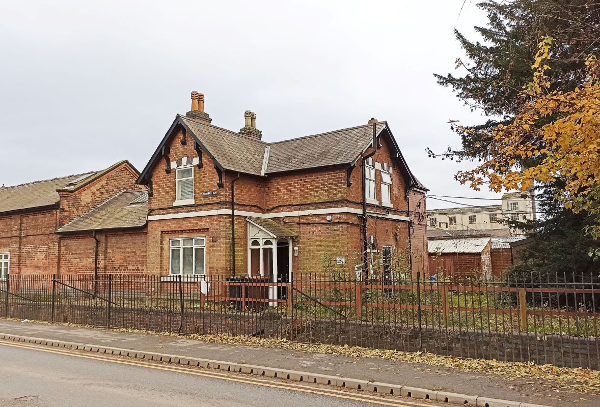 2 self contained flats in Burton on Trent Property auctions Bond Wolfe