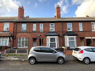 3 bedroom mid terraced house in Willenhall