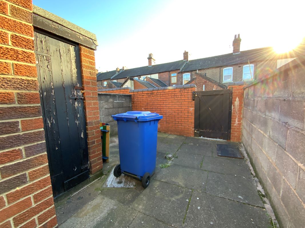 3 Bedroom Mid Terraced House In Stoke On Trent Property Auctions Bond Wolfe   1406646 Web Medium