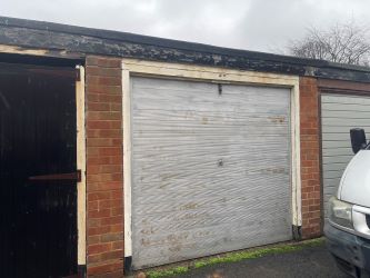 Freehold garage in west bromwich 