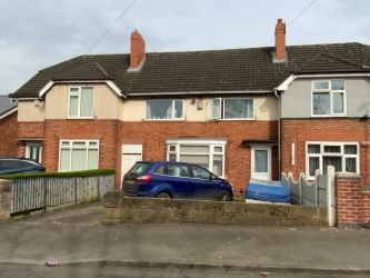 3 bedroom mid terraced house in Walsall