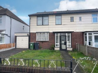 3 bedroom semi detached house in Willenhall