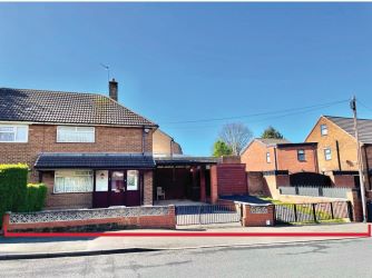 2 bedroom semi detached house in West Bromwich
