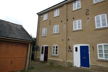 5 bedroom end terraced town house in Earith, Huntingdon, Cambs.