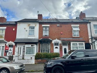 2 bedroom mid terraced house in Smethwick 