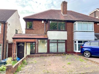 3 bedroom semi detached house in Oldbury