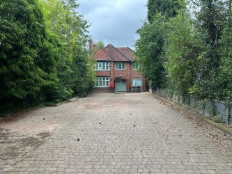 6 bedroom detached house in Walsall