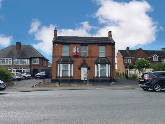 Freehold detached commercial building in Kidderminster