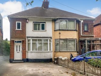 3 bedroom semi detached house in Dudley