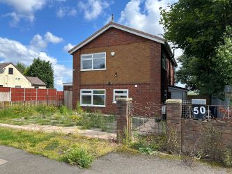 4 bedroom detached house in Bilston