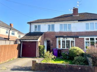 3 bedroom semi detached house in Wolverhampton